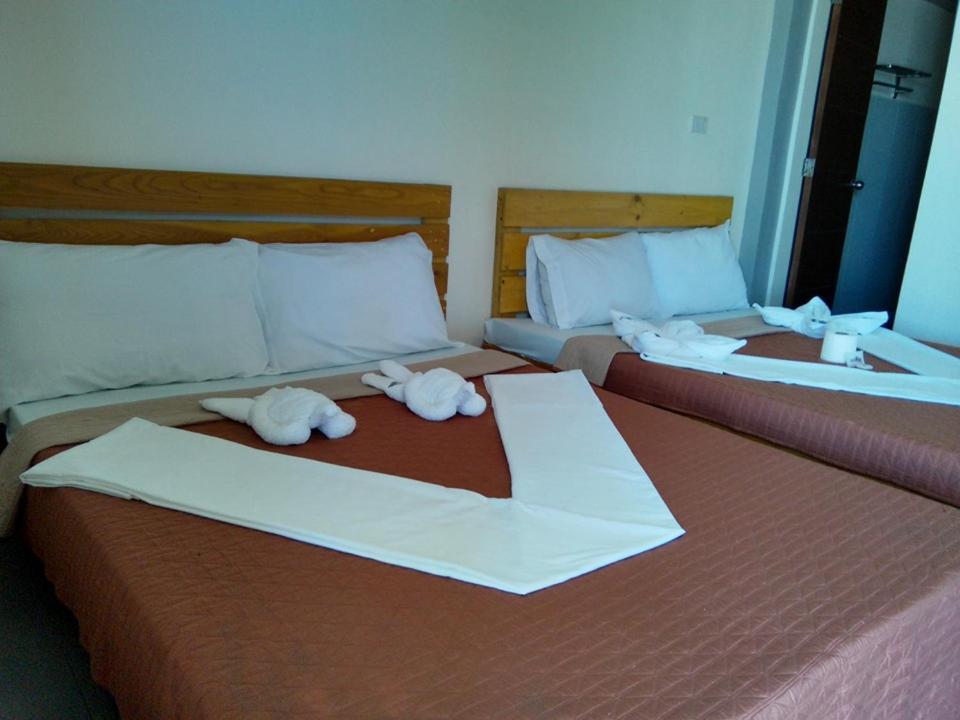 Miami Heat Beach Resort Morong  Esterno foto
